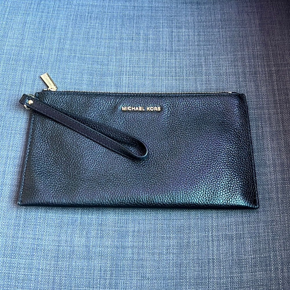 Michael Kors Mercer Large Pebbled Leather Wristlet